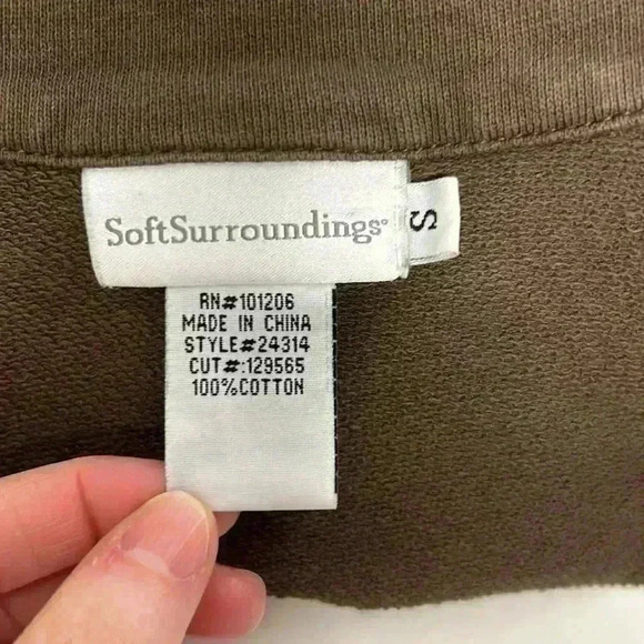 Soft surroundings sized small, brown, zip up jacket embroidered back pockets - Picture 6 of 6